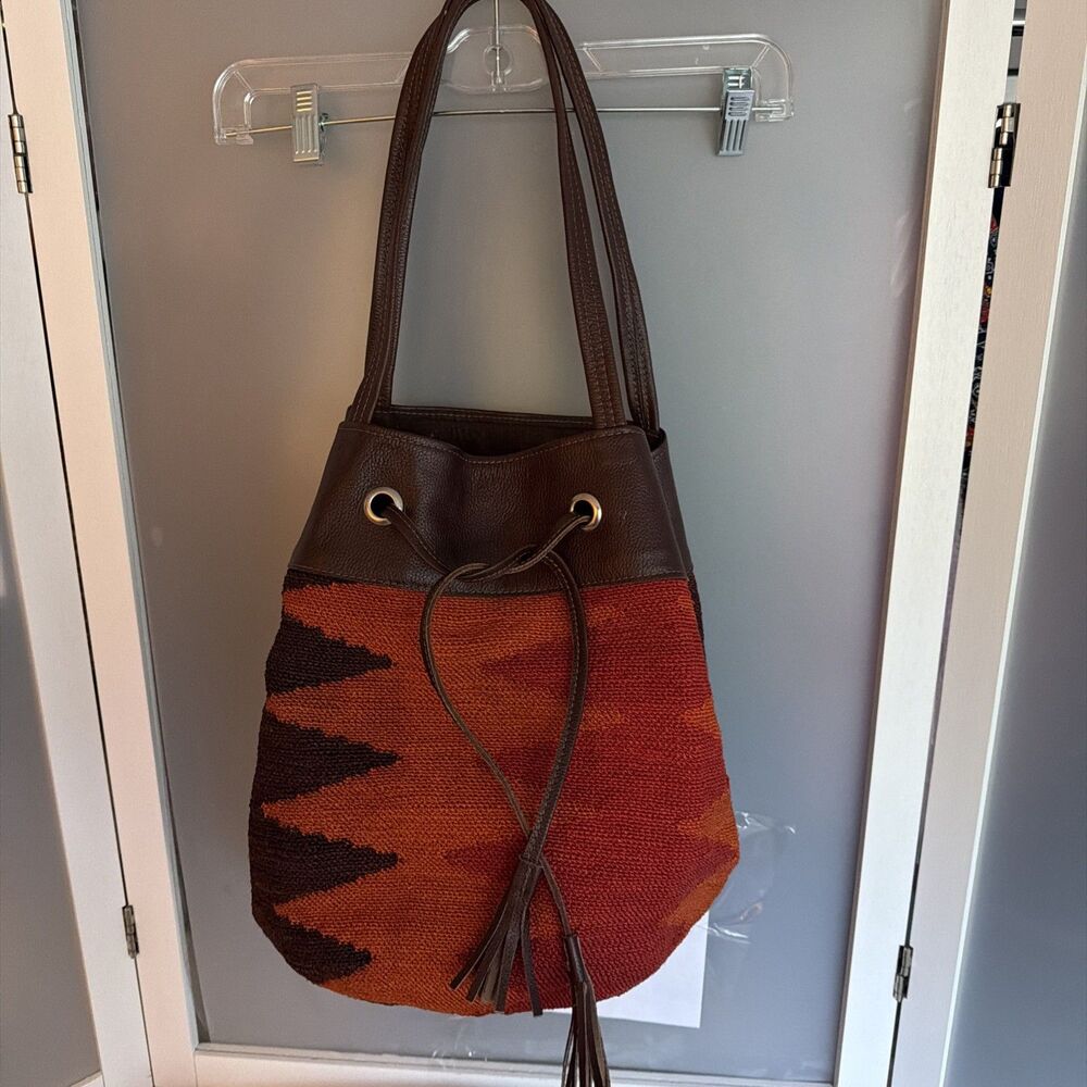 Natural Maqui Shigra  cabuya fiber (natural agave straw)drawstring Bucket Bag